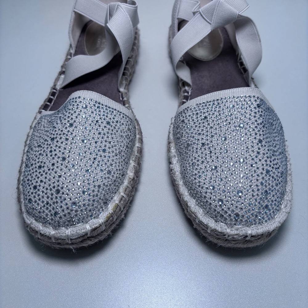 Kenneth Cole Reaction Luna Silver Rhinestone Espadrille Flat Sandal Size 10 NWOB - Picture 10 of 12